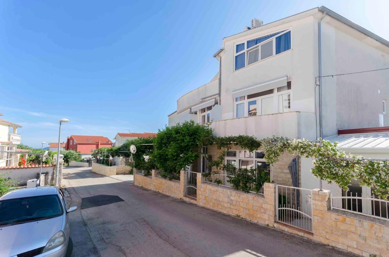 Apartments Zanze Vodice Eksteriør bilde
