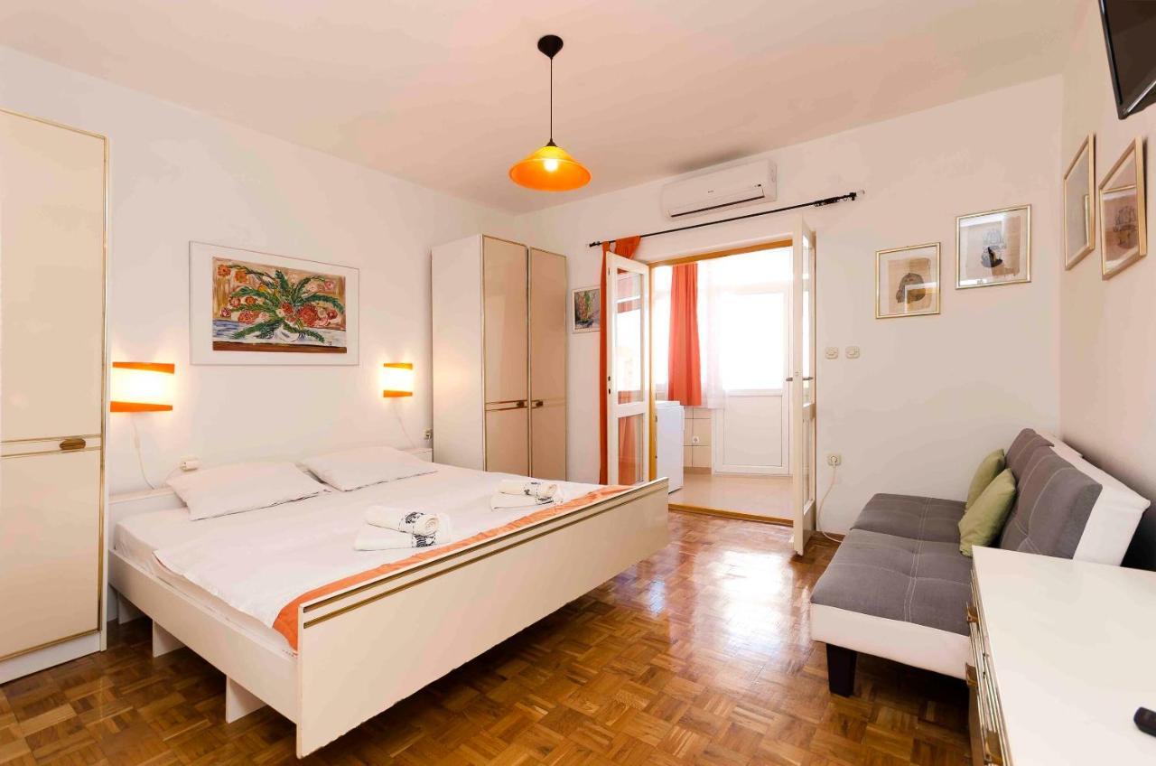 Apartments Zanze Vodice Eksteriør bilde