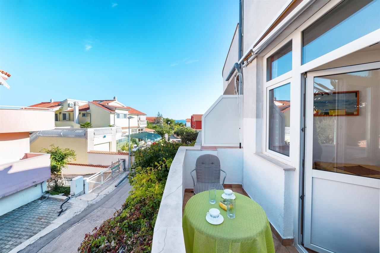 Apartments Zanze Vodice Eksteriør bilde