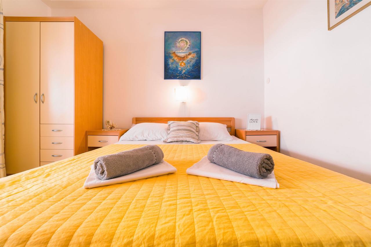 Apartments Zanze Vodice Eksteriør bilde