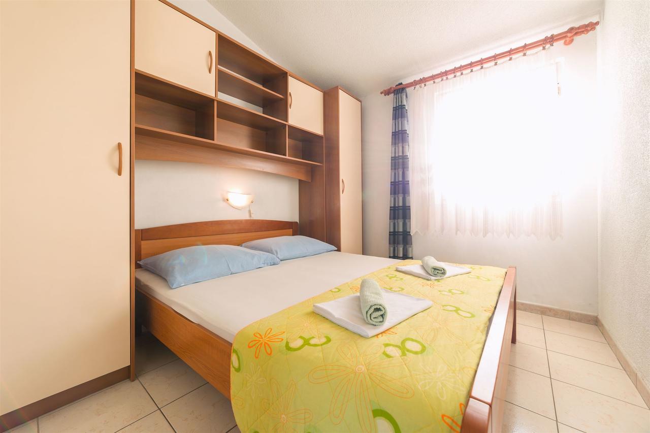 Apartments Zanze Vodice Eksteriør bilde